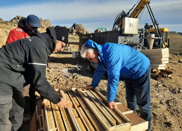 Astra Exploration drills 1.4 metres of 35.3 g/t gold and 8,356 g/t silver at La Manchuria Project, Santa Cruz, Argentina
