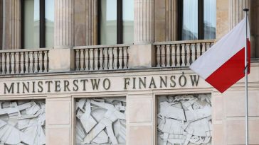 Co z podatkiem od nadmiarowych zysków banków? Ministerstwo dementuje: Nie prowadzimy analiz lub konsultacji