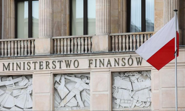 Co z podatkiem od nadmiarowych zysków banków? Ministerstwo dementuje: Nie prowadzimy analiz lub konsultacji