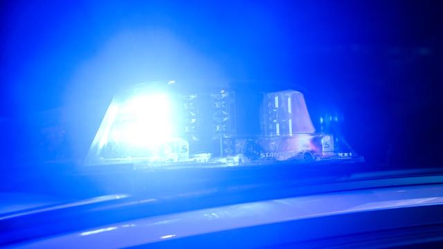 Neckargemünd: Jugendliche werfen Flasche von Brücke auf Boot