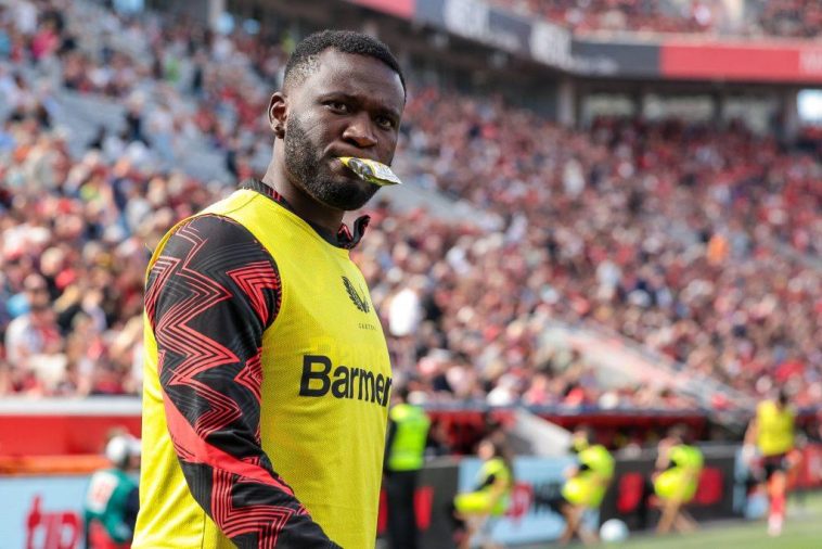 Watch: Broda Shaggi playfully grabs Boniface in a hilarious moment at Troost-Ekong’s charity match