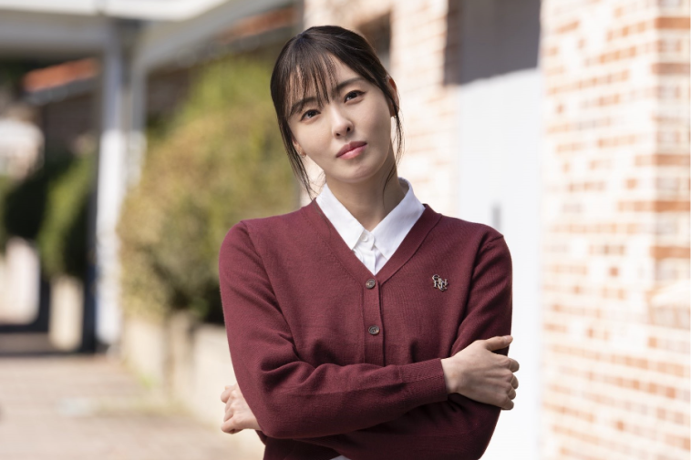 Lee Da Hee Is A High School Teacher With No “S LINE” In New Thriller Drama