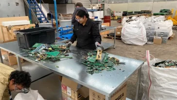 Breakthrough non-toxic method developed to extract gold from e-waste