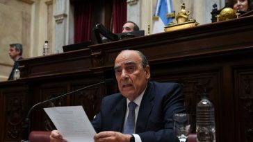 Francos se retiró del Senado porque lo llamaron mentiroso