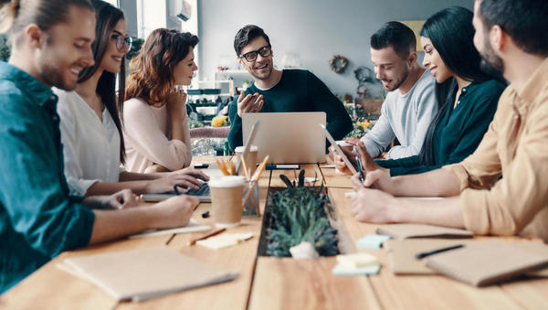 Top službe: Krka, evropska komisija, Pipistrel, Odelo, NLB, Gorenjska banka …