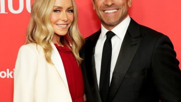 Kelly Ripa Calls Out Mark Consuelos With Message on Aging