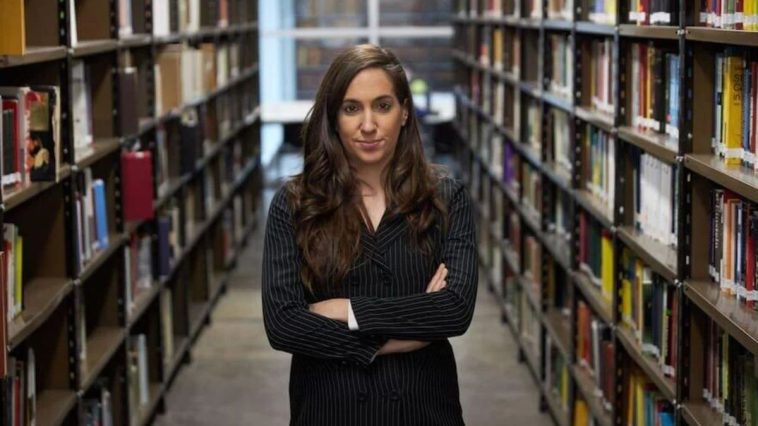 Milei ahora atacó a una historiadora rosarina: Patética, tiene el cerebro lleno de parásitos