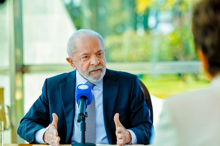 Lula discute tarifaço com Alckmin, Haddad, Gleisi, Fávaro, Sidônio e Jaques Wagner