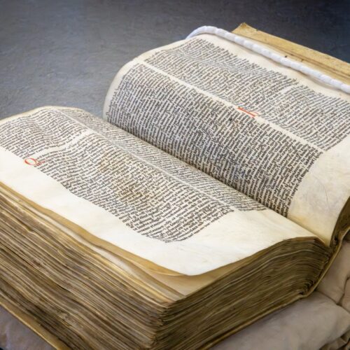 Medieval preacher invoked chivalric hero as a meme in sermon