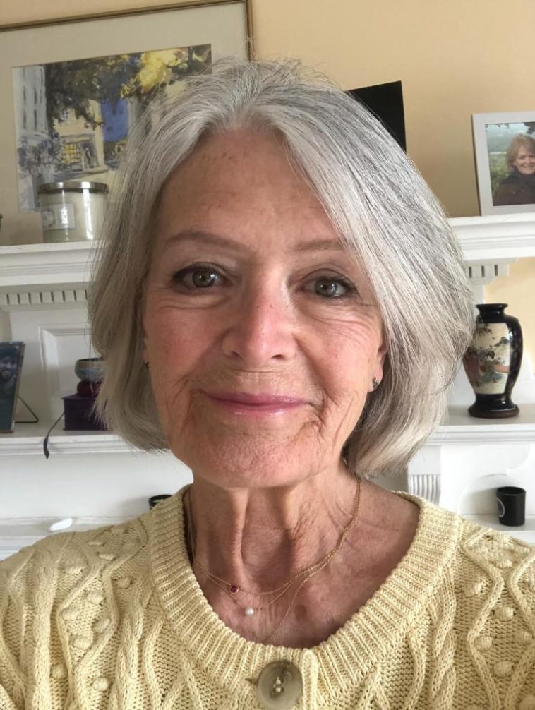 Kate Beckinsale reveals her mom died ‘in my arms after immeasurable suffering’: ‘I am paralyzed’