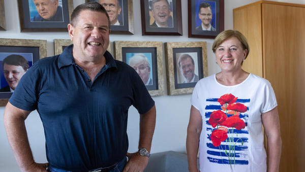 »Golob si pogosto premisli, Janša pa vznemirja ljudi«