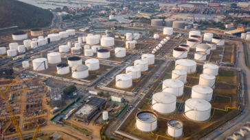 ‎US crude oil, gas reserves fall for 1st time in 3 years