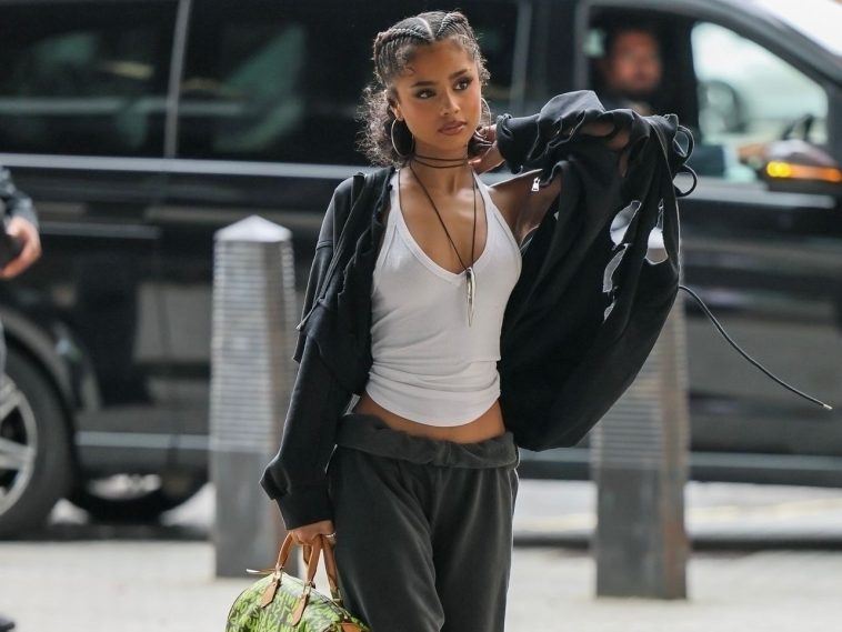 This Is the Summer of Celebrity It-Bag Revivals