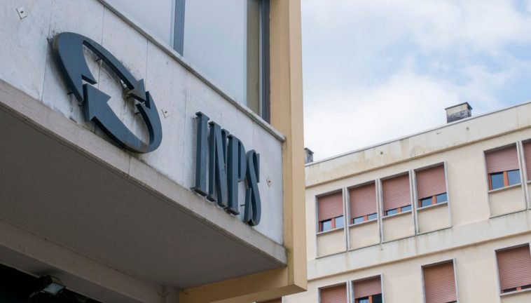 Quattordicesima pensionati 2025, pagamento in ritardo: quando arriva