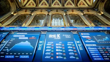 El Ibex salva la sesión y consolida los 14.000 puntos, apoyado en las renovables