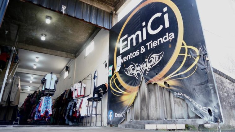 Barrio Alvear: prendieron fuego dos negocios de manera simultánea