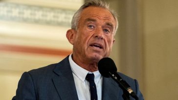 US health officials, tech executives to launch data-sharing plan, Bloomberg News reports