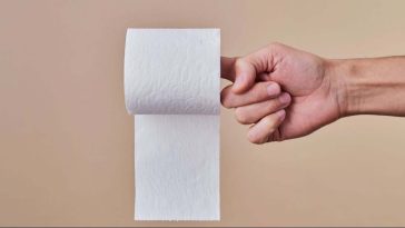 El papel higiénico es cosa del pasado: la nueva forma de ir al baño que arrasa en Europa