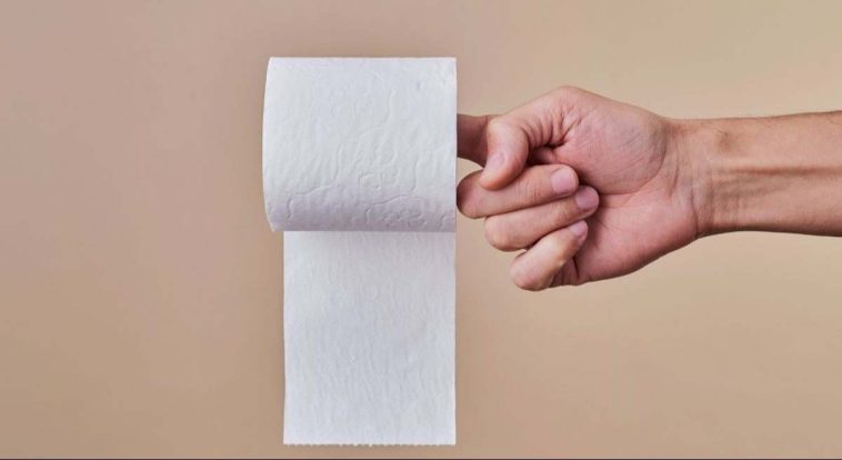 El papel higiénico es cosa del pasado: la nueva forma de ir al baño que arrasa en Europa