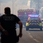 Routes coupées, vols déroutés, interruptions des trains : un incendie brûle plus de 10 hectares aux portes de Marseille