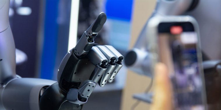 As AI Booms, China Proposes Global Governance Body for Ethical Oversight