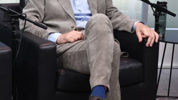 Liam Neeson gushes over ‘gorgeous’ Pamela Anderson amid budding new romance