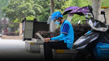 Local Governments Relax Rules on Civil Servant Side Hustles