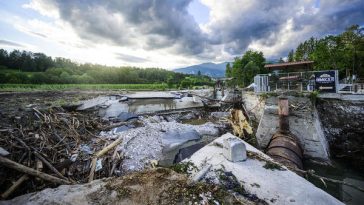 Po poplavah: podjetjem dobrih 140 milijonov evrov pomoči. Koliko pa je bilo zavarovanega?