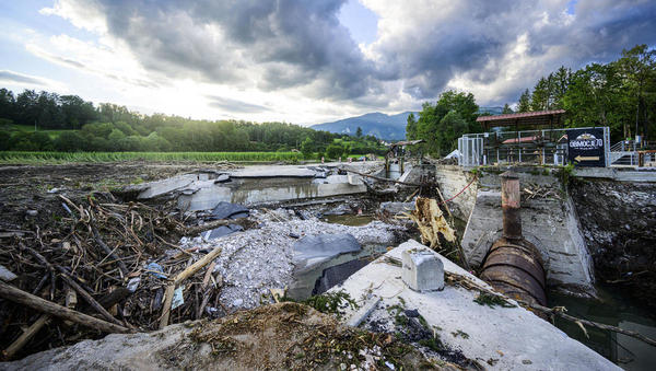 Po poplavah: podjetjem dobrih 140 milijonov evrov pomoči. Koliko pa je bilo zavarovanega?
