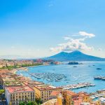 Incendio su nave da Palermo nel golfo di Napoli, viene trainata verso Napoli