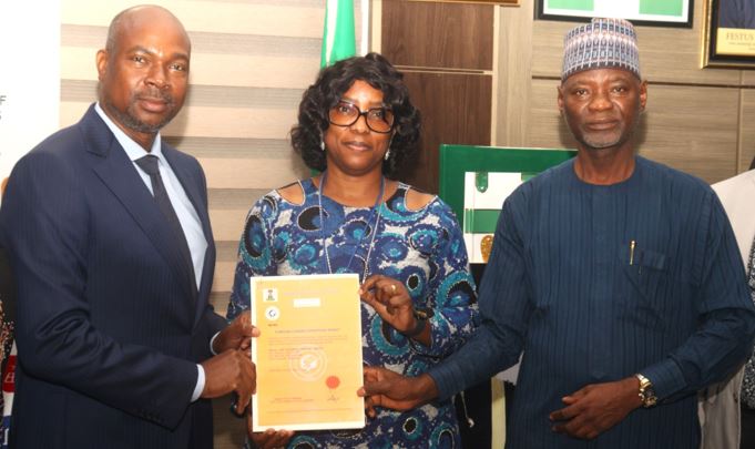 FG Presents FCOP To Air Tanzania Company