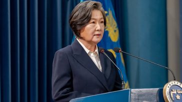 Kim Hae Sook Brings Sharp Decisiveness And Charisma As South Korea’s President In New Drama “Tempest”