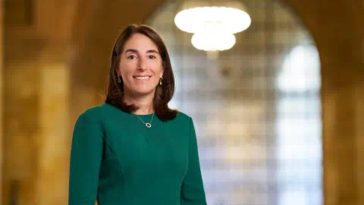 Fed’s Hammack Says ‘No’ to Rate Cut; Bitcoin Slips to Session Low Below $113K