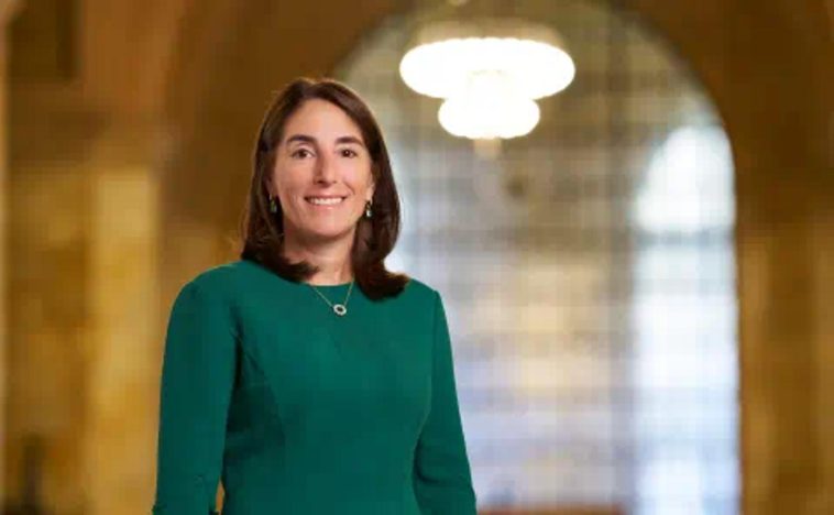 Fed’s Hammack Says ‘No’ to Rate Cut; Bitcoin Slips to Session Low Below $113K