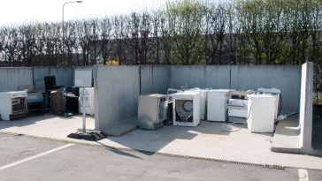 Dai frigoriferi ai caricabatterie, il decalogo per smaltire i Raee