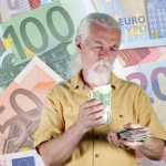 Banco Santander ya ha abonado las pensiones de agosto 2025: ¿Cuándo lo harán el resto de bancos?