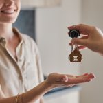 Láncreakciót indíthat az Otthon Start a lakóingatlanok piacán − A tovagyűrűző hatásokról az ingatlanközvetítés csúcsrendezvényén lesz szó