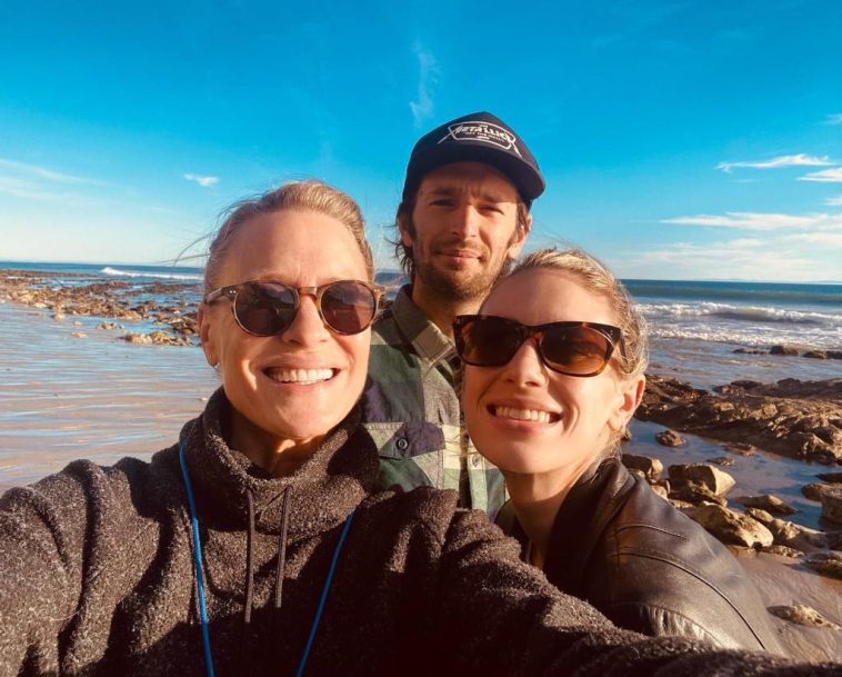 Robin Wright admits ‘huge regret’ about co-parenting with ex Sean Penn: ‘We were both extremes’