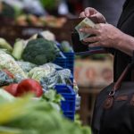 Nova obveznost: bodo elektronska plačila morale sprejemati tudi branjevke?