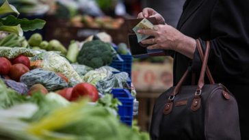 Nova obveznost: bodo elektronska plačila morale sprejemati tudi branjevke?