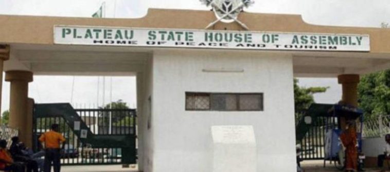Plateau Assembly stops forced textbook purchases, graduation rites in schools