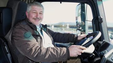 Prevozništvo smo začeli z Romanom: oba z očetom sva bila umazana kot kurjača parnih lokomotiv