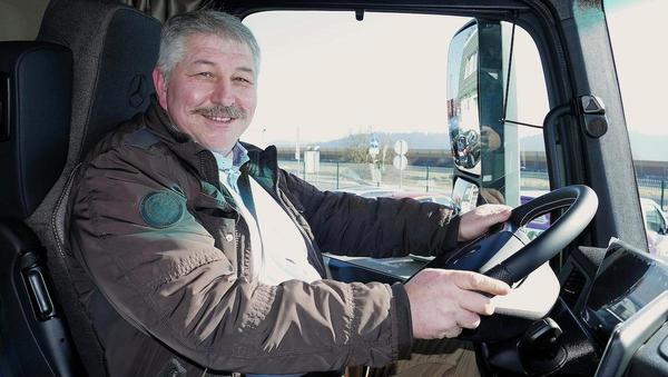 Prevozništvo smo začeli z Romanom: oba z očetom sva bila umazana kot kurjača parnih lokomotiv