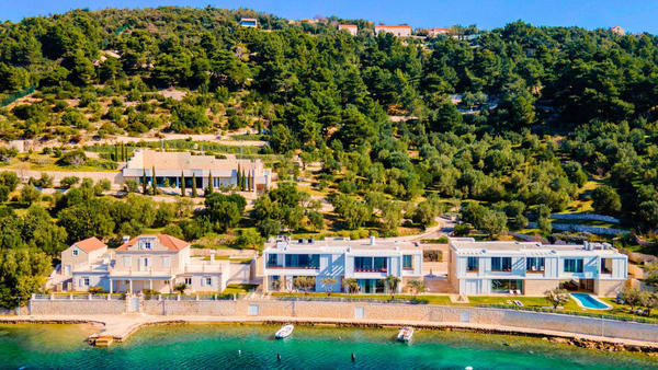 Naprodaj vile pri Dubrovniku, ki so jih povezovali s prijatelji Vladimirja Putina