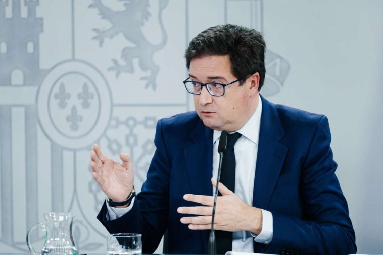 La Justicia insta a Óscar López a investigar, esta vez de verdad, si Sánchez tuvo que abstenerse en el rescate de Air Europa