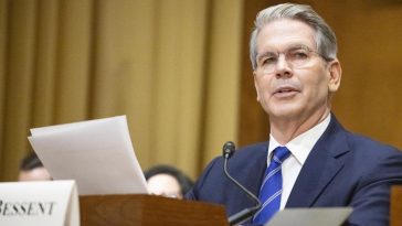 Odejście od raportów kwartalnych obniży koszty firm? Sekretarz skarbu USA “za”