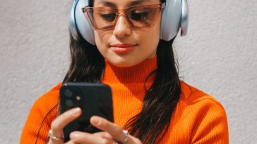 Apple, Sony, Dyson Fall Headphone & Earbud Deals Ahead of October Prime