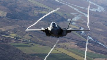 F-35, ecco come sono fatti gli aerei italiani che hanno intercettato i jet russi