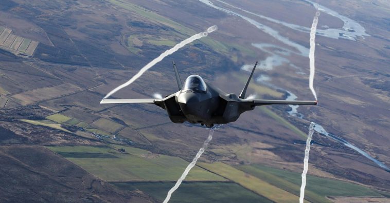 F-35, ecco come sono fatti gli aerei italiani che hanno intercettato i jet russi