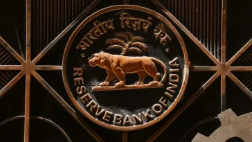 RBI budges banks to cut fees on retail services